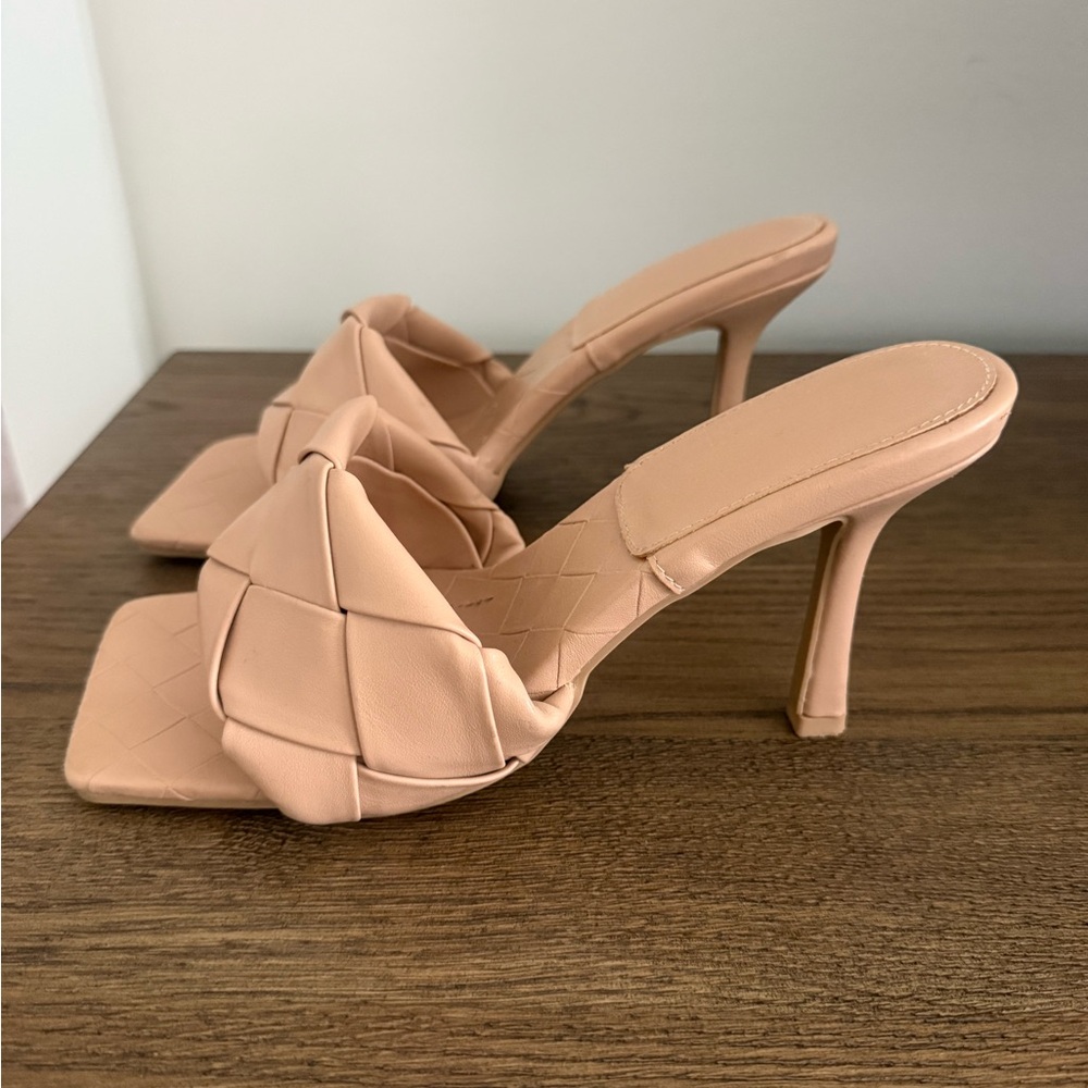 Elegant Tan Women's Heels